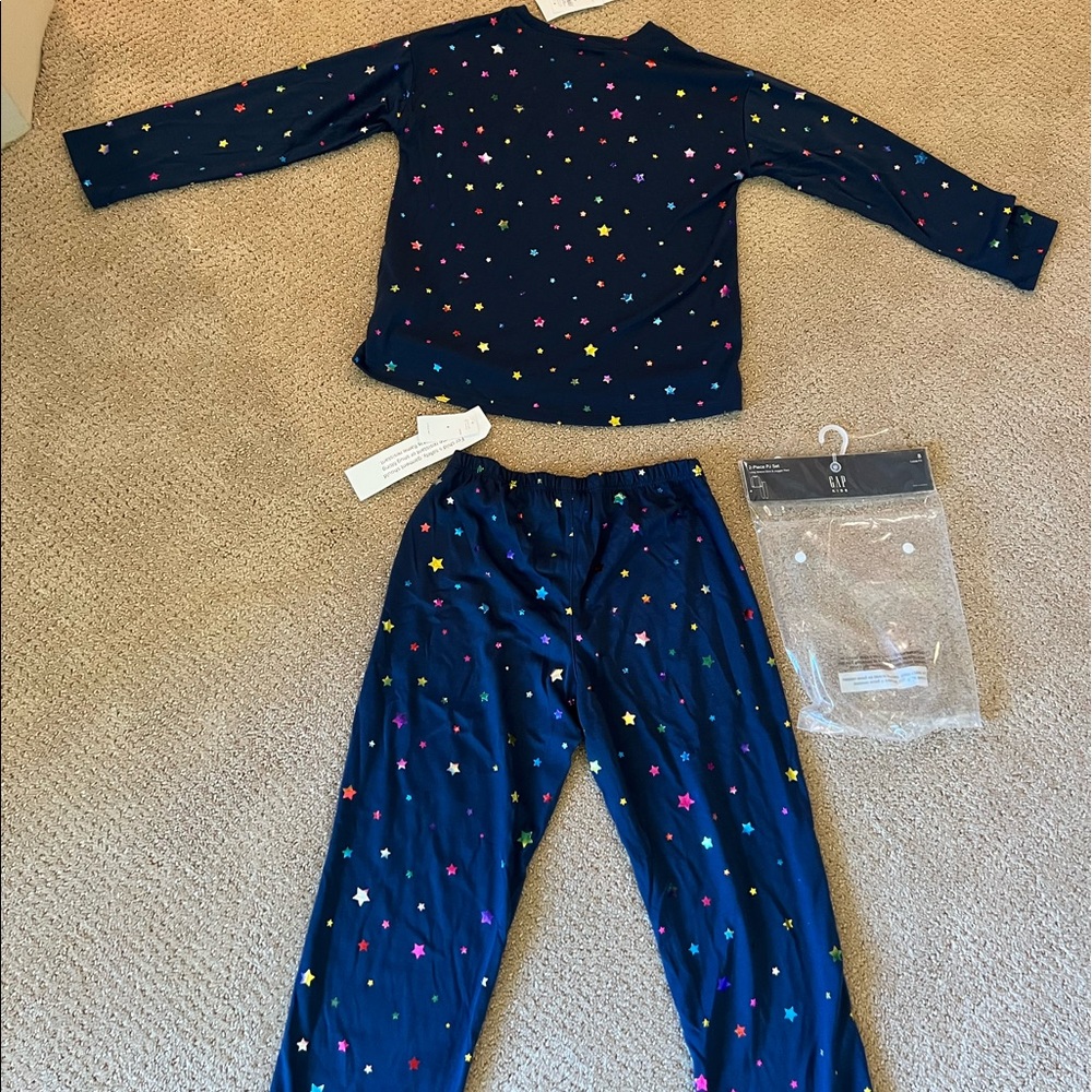 GAP PJ Set - Picture 2 of 4